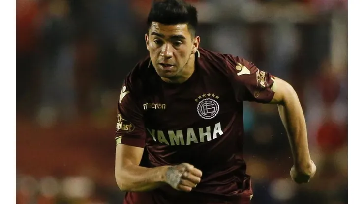 Presidente do Lanús confirma Atlético na disputa por Marcelino Moreno