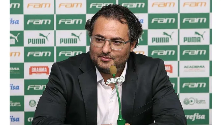 Mattos fica irritado ao ser questionado por contratação no Verdão