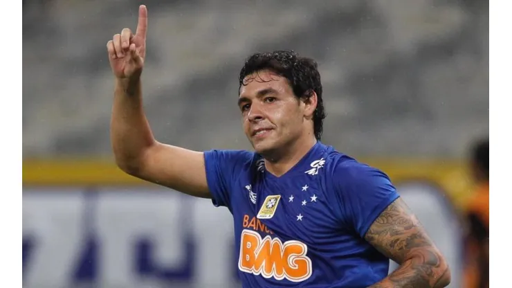 Presidente do Cruzeiro surpreende com chance de "repatriar" Ricardo Goulart
