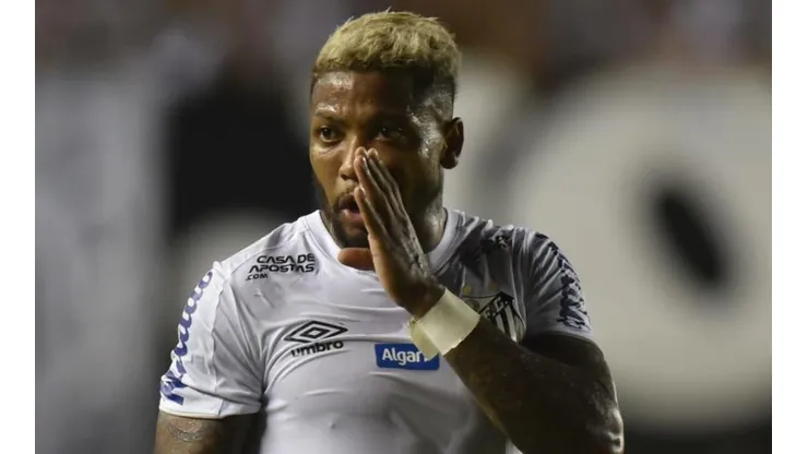 Marinho vem à tona e responde sobre "aliciamento" de Sampaoli no Atlético