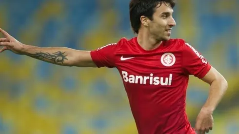 Medeiros revela a chance de Scocco jogar no Inter