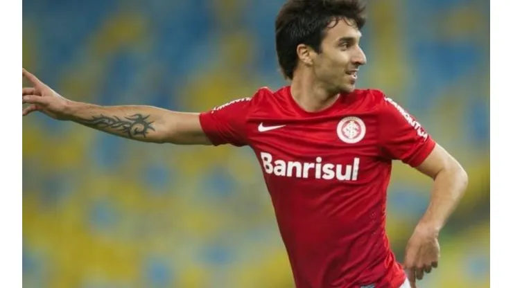 Medeiros revela a chance de Scocco jogar no Inter
