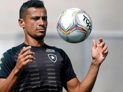 Sem espaço no Fogão, Cícero começa a ser oferecido para outros clubes
