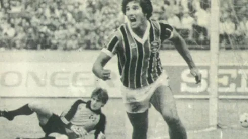 Jogo mais importante: Renato Portaluppi vibra com gol marcado contra o Hamburgo em 1983 (Foto: Acervo Grêmio/Divulgação)