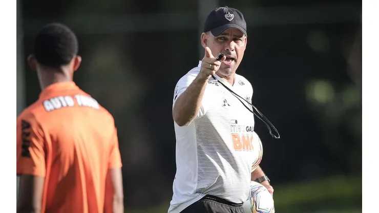 Nathan faz duras críticas a Dudamel por tumultuar clima no Atlético