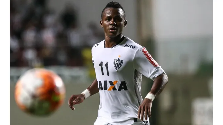Mattos encaminha definição de novela de Cazares e mais 1 no Atlético