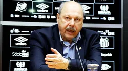 Peres solta o verbo e "ataca" jogadores que deixaram o Santos