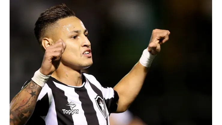 Botafogo prepara "mega-operação" para contratar Neilton