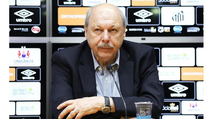 Peres relata que Santos tem interesse em Léo Pelé, lateral do São Paulo