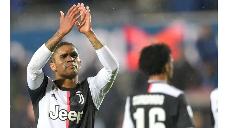 Douglas Costa seguirá na Europa e frustra planos do Grêmio