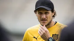 Forlán revela que gostaria de treinar Internacional e São Paulo