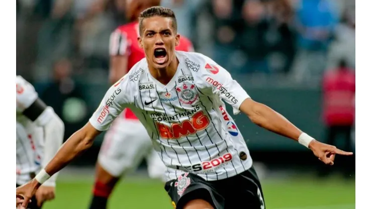 Pedrinho poderá permanecer por mais tempo no Corinthians