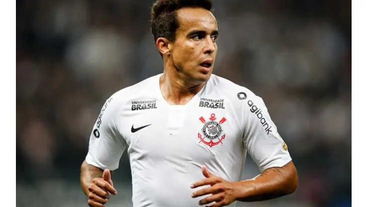 Enderson descarta interesse do Cruzeiro em Jadson
