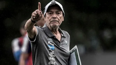 Jesualdo se irrita ao ser comparado com Jorge Jesus