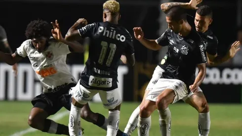Vasco dá pontapé inicial em negociação por peça de ataque do Santos
