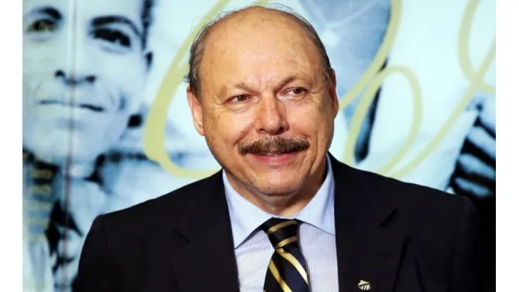 Com contrato perto do fim, Peres tenta segurar um dos pilares do esquema tático de Jesualdo Ferreira; jogador tem propostas de mais dois times do Brasil