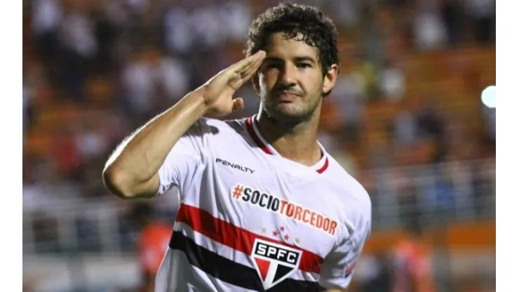 Após declaração surpreendente de Pato à Gazetta Dello Sport, Neto dispara contra o jogador