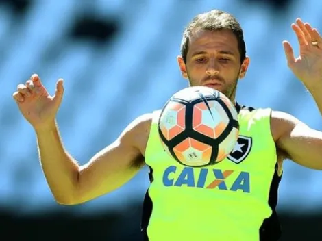 Montillo quebra o silêncio e explica real motivo de saída do Botafogo