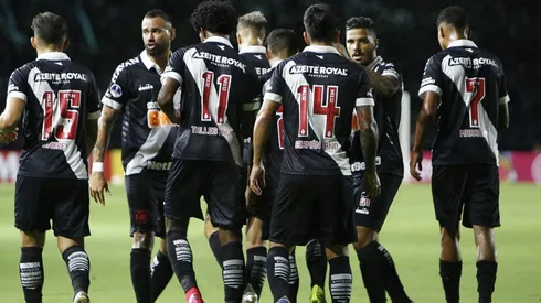 Campello muda rota no Vasco e força venda de meio-campista nesta janela