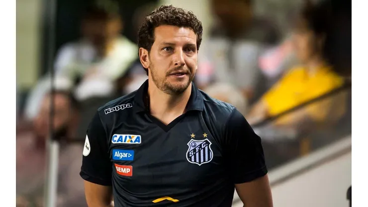 Com Jesualdo "pressionado", Elano não fica em cima do muro e é direto sobre retorno ao Santos; torcida faz 'coro' pelo ídolo