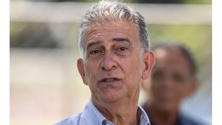 Drubscky confirma Régis e Cruzeiro já engatilha 2 laterais para a Série B