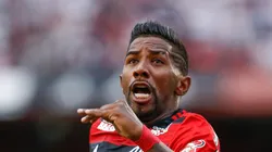 Atacante deve retornar ao Fla e Rodinei cotado para ser vendido