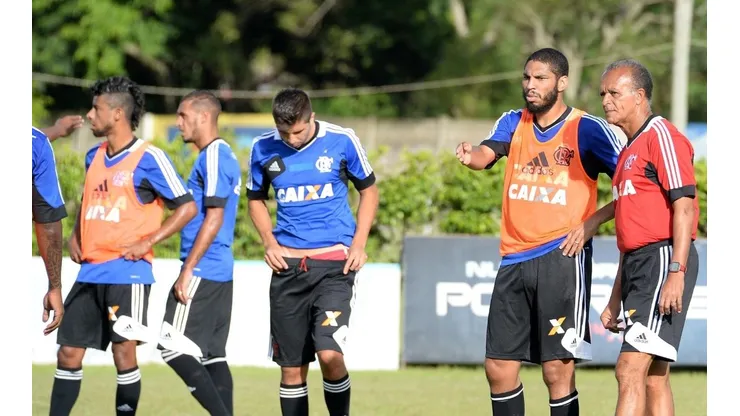Ex-medalhão do Fla sai da casinha e revela por que deixou o Rubro-Negro