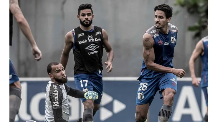 Jogador supre saída de xodó da torcida e vira titular incontestável no time do Santos