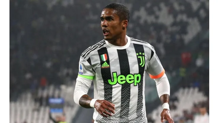 Douglas Costa ao ironizar fase do Flamengo