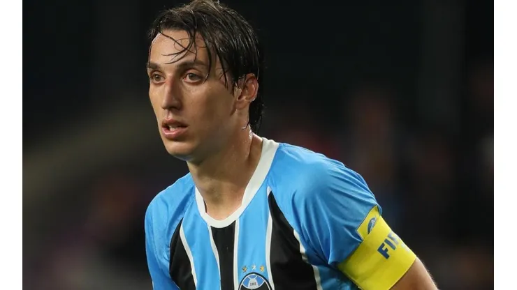 Geromel toma a frente para salvar Grêmio de rombo em meio à pandemia