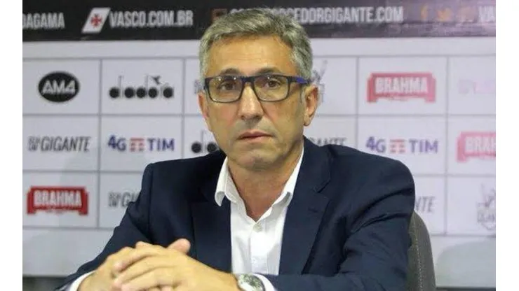 Campello define data para anunciar técnico do Vasco