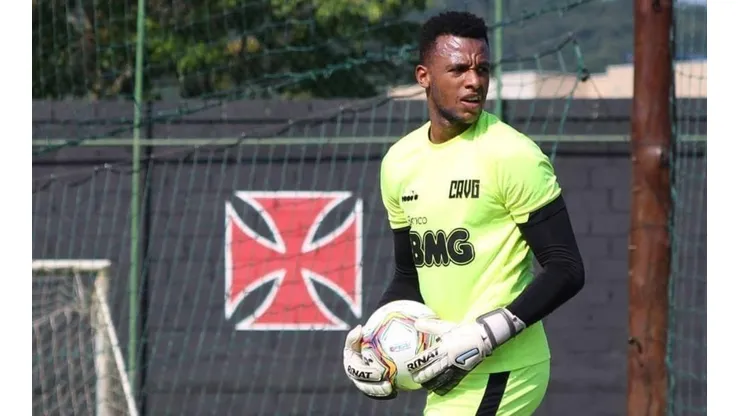 Vasco rescinde contrato com promessa da base