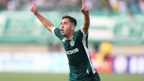 Destaque do Goiás, Léo Sena se manifesta pela 1ª vez sobre convite do Atlético