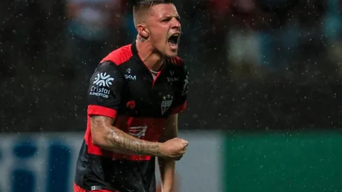 Artilharia no Atlético-GO faz Enderson pedir Renato Kayzer no Cruzeiro