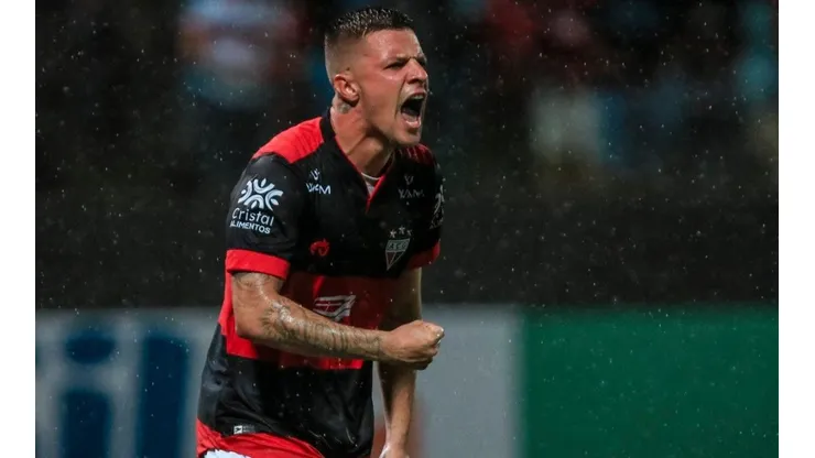 Artilharia no Atlético-GO faz Enderson pedir Renato Kayzer no Cruzeiro