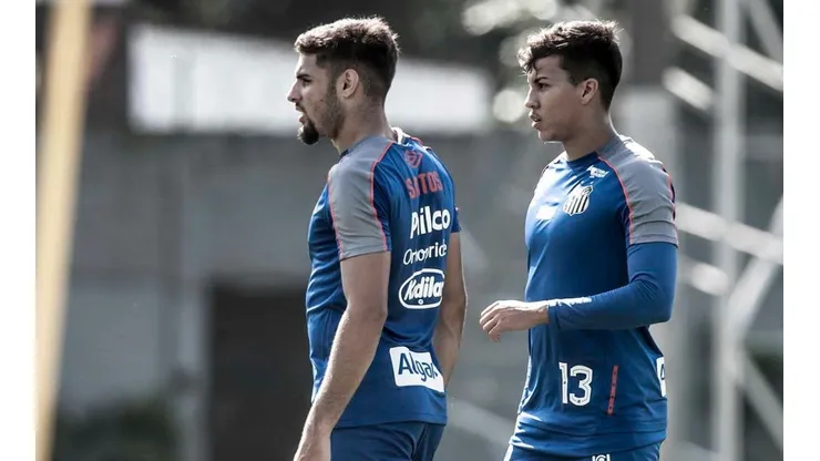Atacante cobiçado define sobre renovação com o Santos