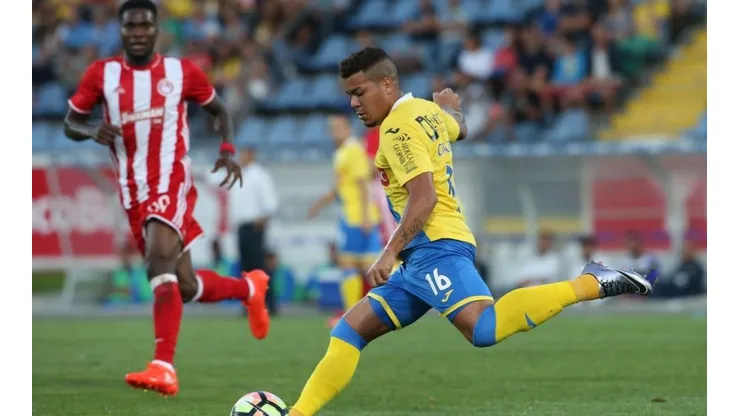João Lucas não convence e Cruzeiro define lateral-esquerdo no mercado