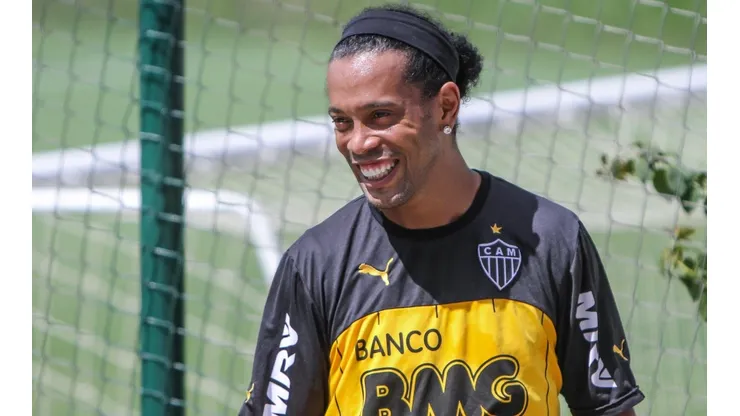 Atlético faz desafio na web, cita Ronaldinho e "zoa" Cruzeiro