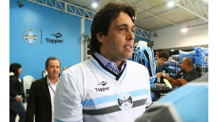Grêmio aponta 4 ídolos em desafio no Twitter e causa polêmica