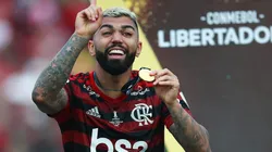 Em live, Gabigol tira onda com tríplice coroa no Mengão e zoeira sobra para rivais