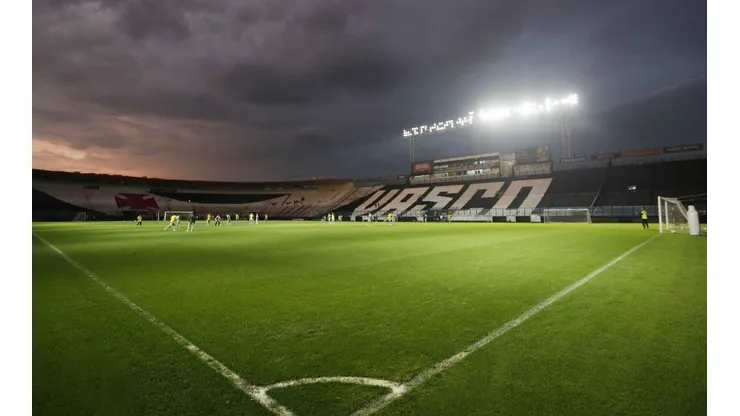 Médico do Vasco acredita em dois meses de paralisação no futebol brasileiro