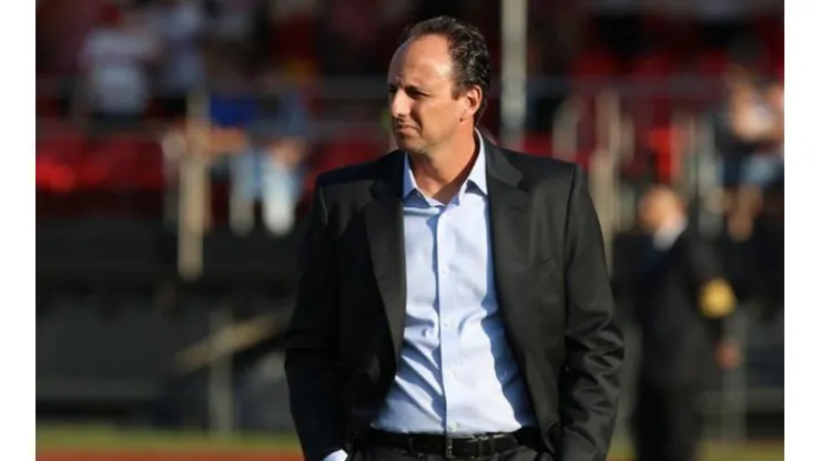 Alexandre Pássaro revela segredos de bastidores do São Paulo; clube ficou próximo de contratar treinador chileno