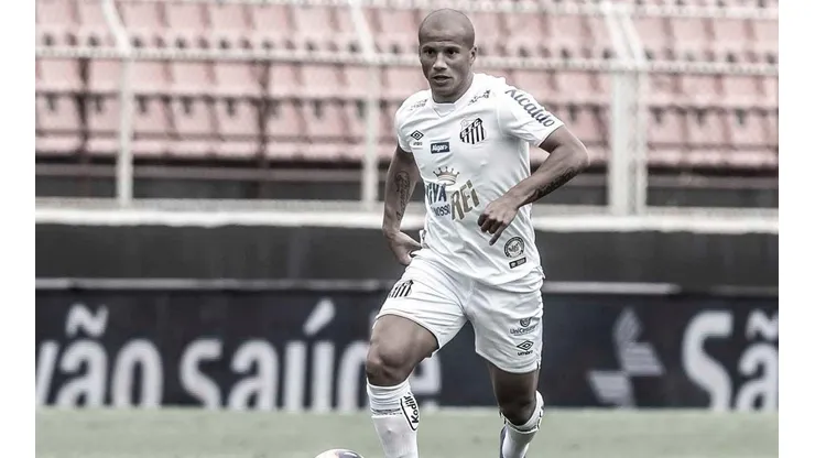 Sánchez e mais três podem deixar o Santos rumo ao Atlético-MG