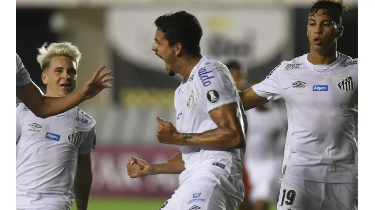 Peres surpreende e detalha proposta da Inter de Milão por titular do Santos nessa janela