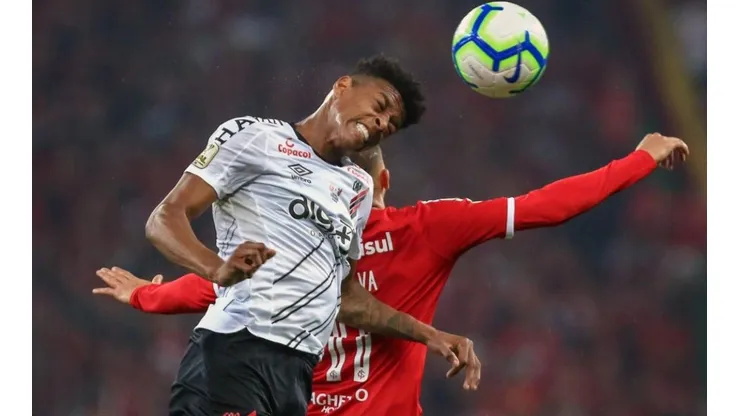 Petraglia encerra novela e informa a Dorival posição sobre oferta do Nice-FRA a Robson Bambu