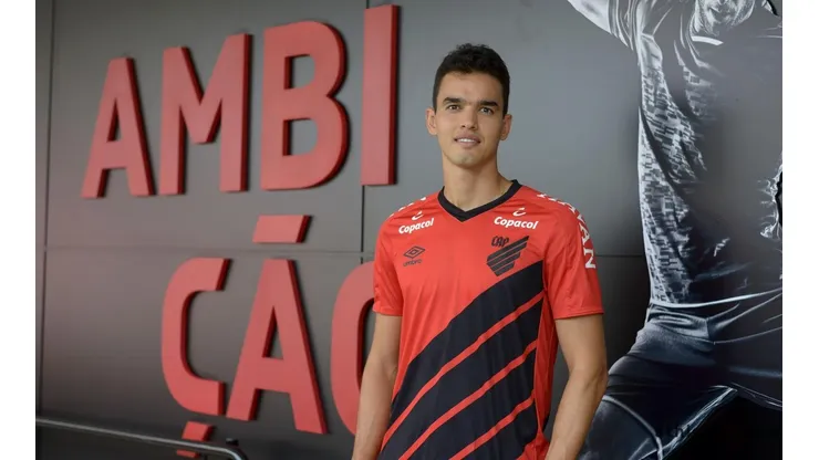 Felipe Aguilar explica preferência pelo Athletico