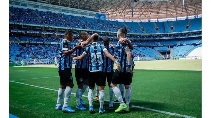 Jogador vive grande fase no Grêmio e é muito elogiado por Renato