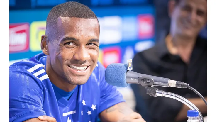 Com reforços e baixa, Cruzeiro se prepara para duelo com Coimbra