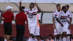 São Paulo e Chapecoense tentam acordo sobre jovem atacante