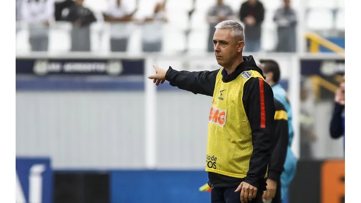 Tiago Nunes perde apoio no Corinthians e já tem "sombra" em caso de demissão